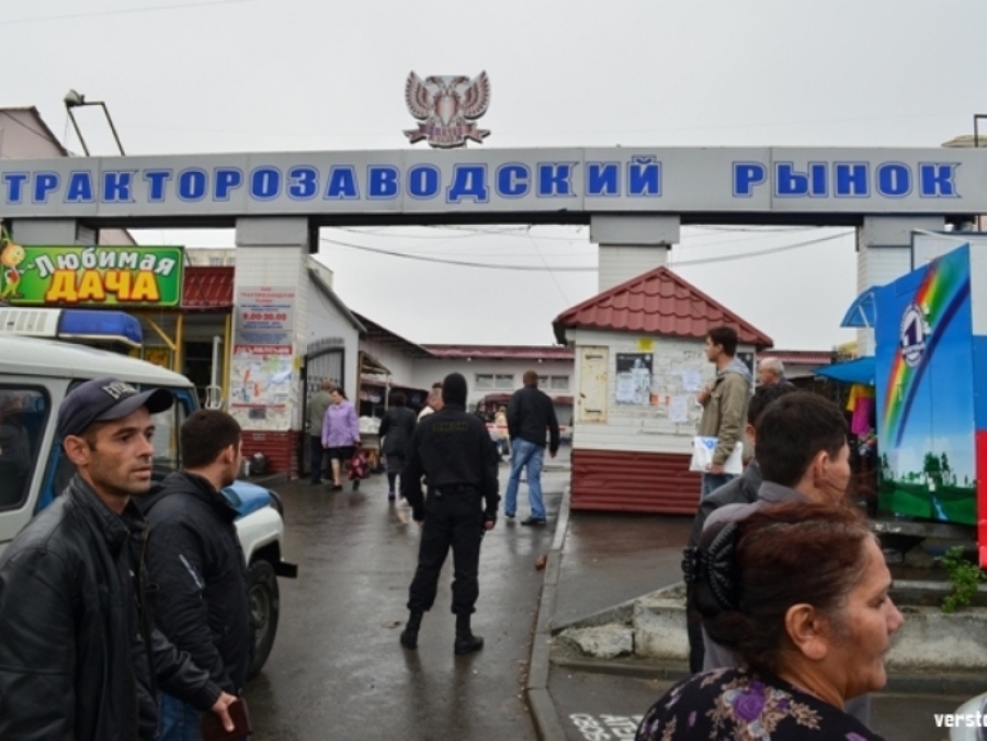 Где находится новый рынок. Тракторозаводской рынок. Восточный рынок Челябинск. Тракторозаводский рынок Челябинск. Вещевой рынок Волгоград.