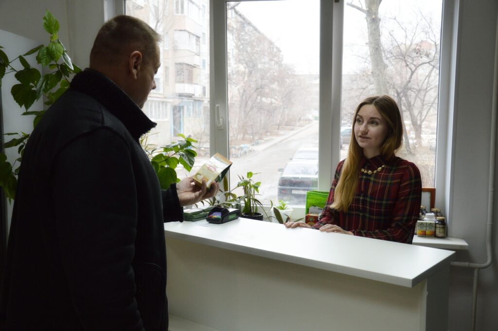 «Приходите и берите»: в Волжском заработало первое в городе СВОП-пространство