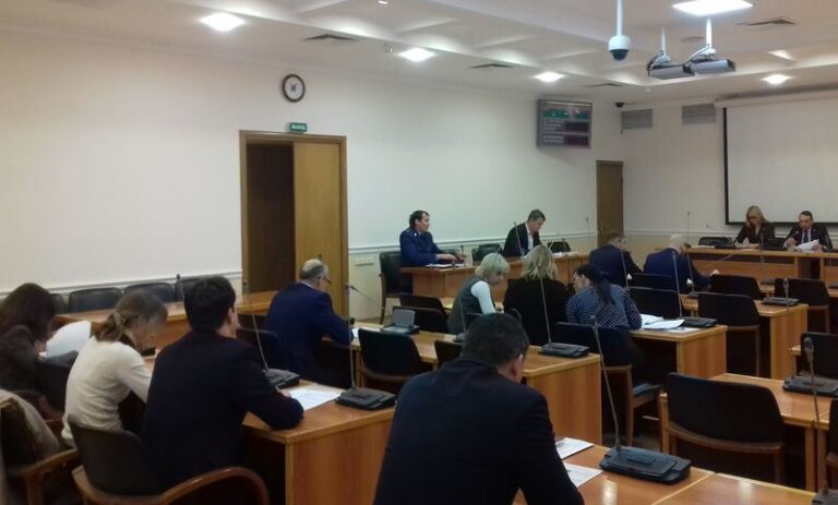 Волгоградские депутаты займутся рекламой на транспорте