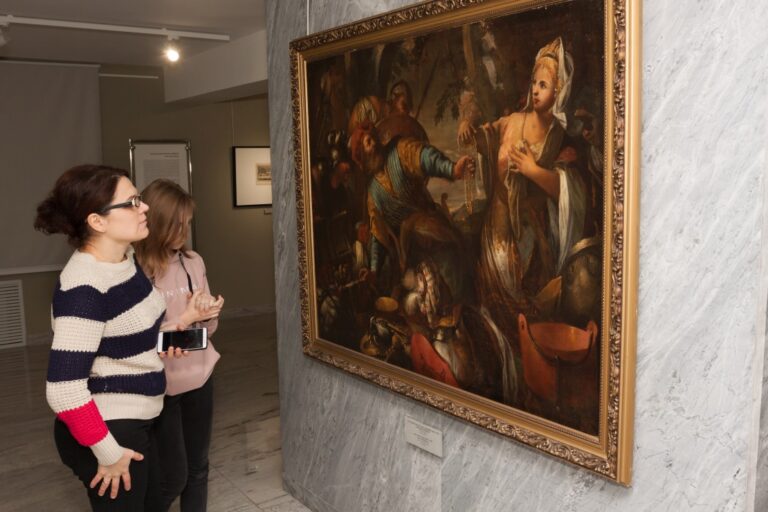 В Волгограде продлили работу выставки «Эрмитаж. 255 лет»