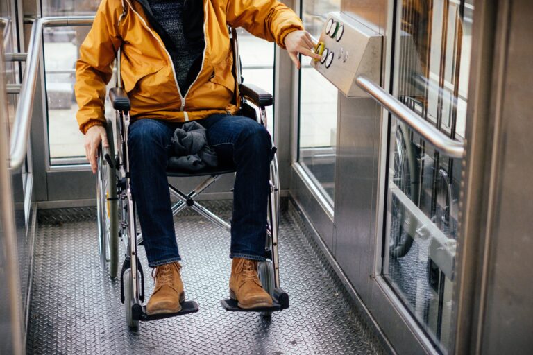 Для волгоградских инвалидов закупят новые коляски