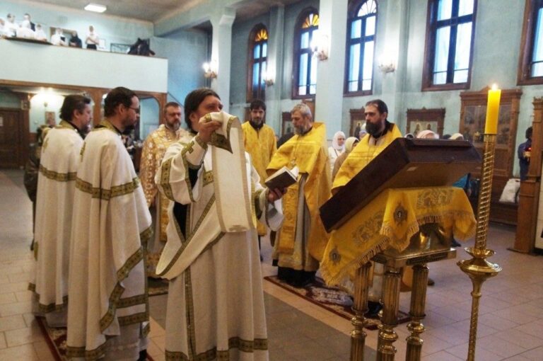 В Волгограде впервые со времен революции литургия прозвучала на греческом языке