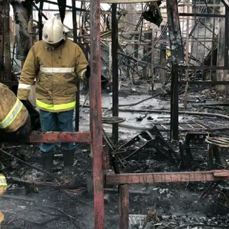 Рецидивист из Урюпинска обвиняется в убийстве двух человек и поджоге их дома