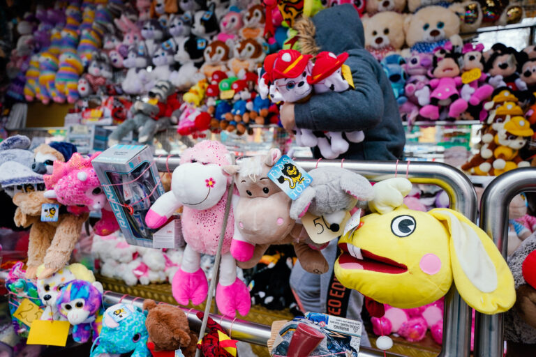 В Волгоградскую область завезли контрафактные «Hello Kitty» и «Marvel»