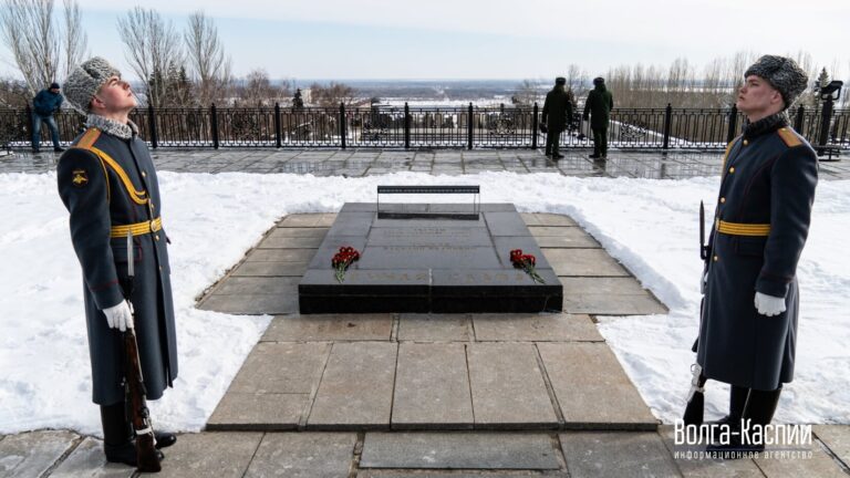 В Волгограде сдвинули сроки реставрации могилы маршала Чуйкова