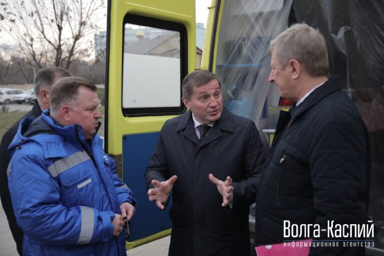 В Волгоградской области спецавтомобили для выезда к больным коронавирусом хотят объединить на одной подстанции