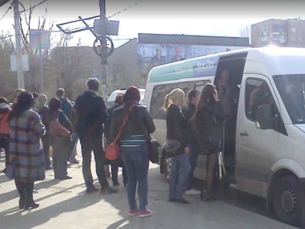 В Волгограде пассажирка маршрутки из-за водителя повредила лицо и голову