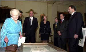 Двадцать лет назад королева Елизавета стала почетным гражданином Волгограда