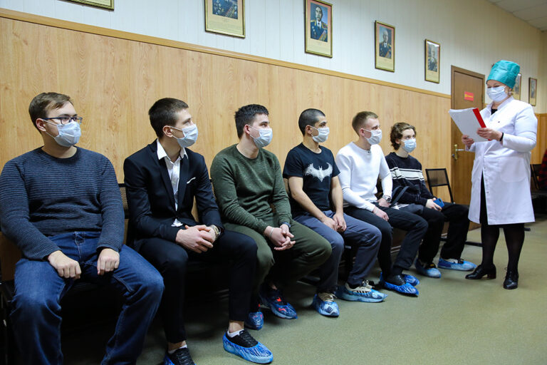 «Возьмите с собой маски»: в мэрии Волжского рассказали, как проходит весенний призыв в условиях пандемии