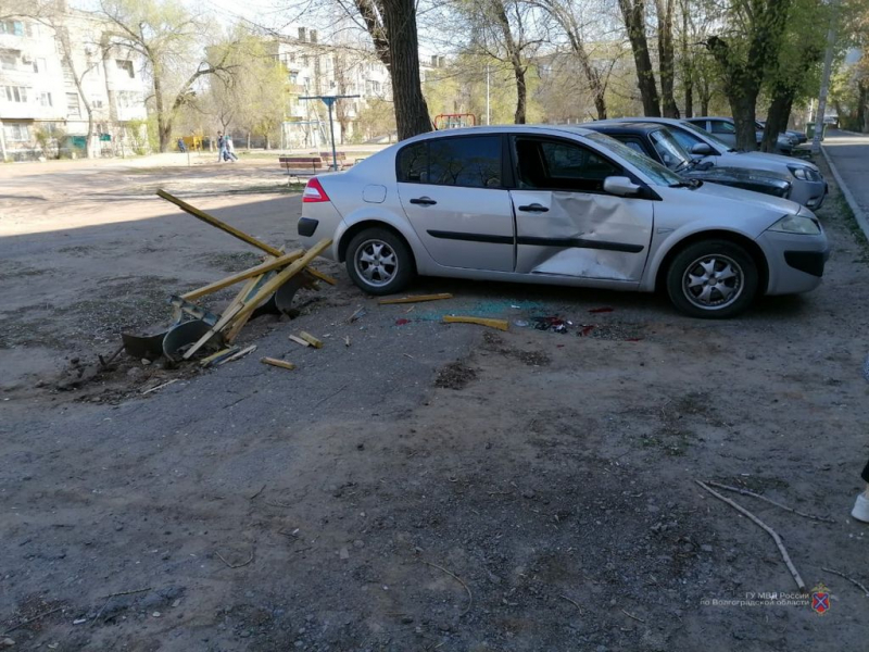 Волгоградец угнал у друга машину и спровоцировал ДТП