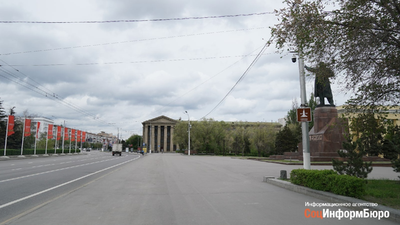 Опустевшие улицы на День Победы показал фотограф ИА «Волга-Каспий»