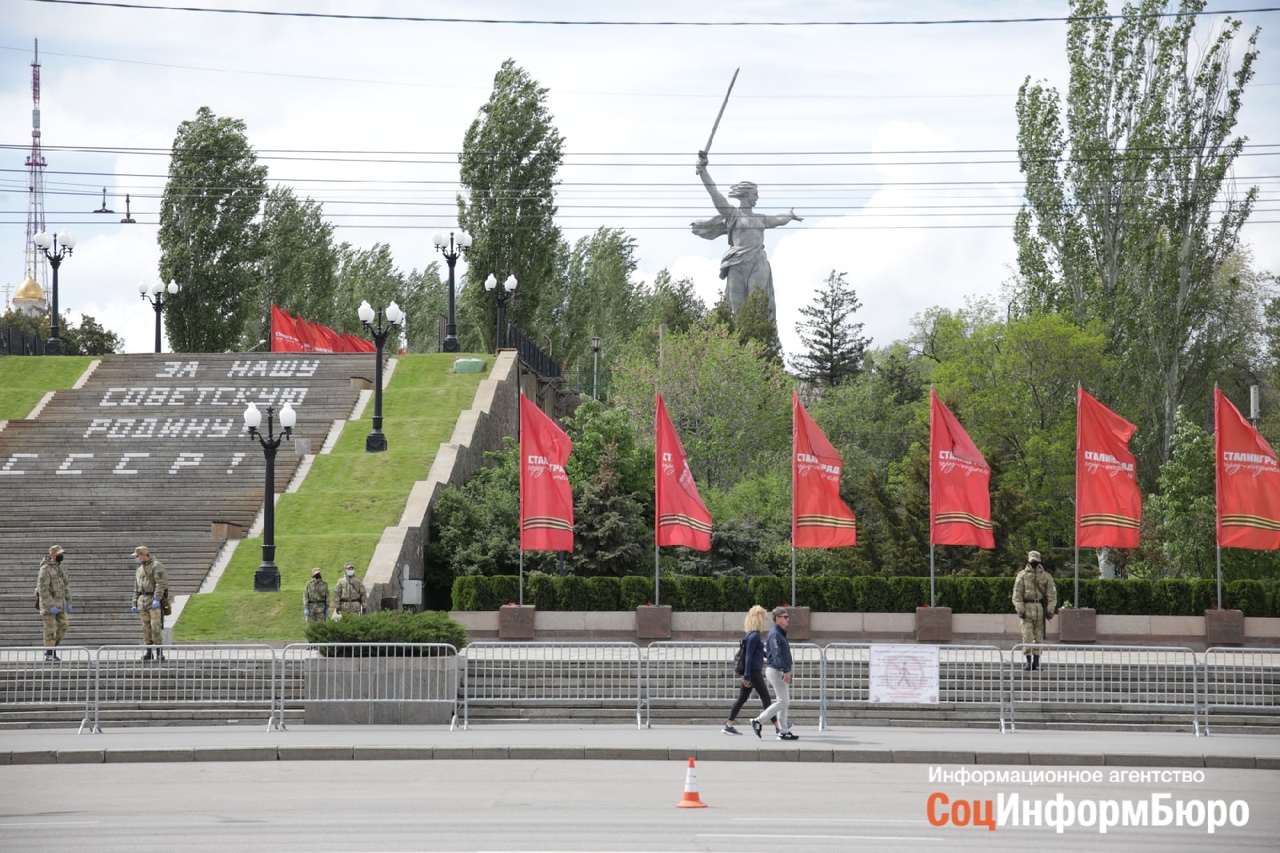 Опустевшие улицы на День Победы показал фотограф ИА «Волга-Каспий»