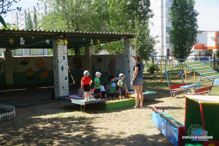 В детских садах Волжского работают 144 дежурные группы