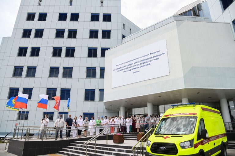Министр здравоохранения посетил новый центр трансплантологии и диализа в Волжском