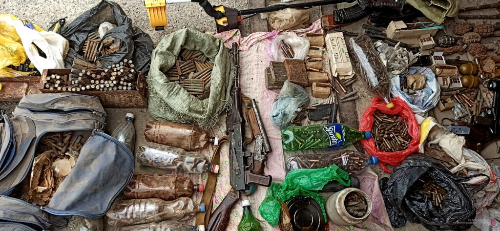 АК, гранаты и пулеметы: поисковик хранил в гараже в Волгограде целый арсенал оружия