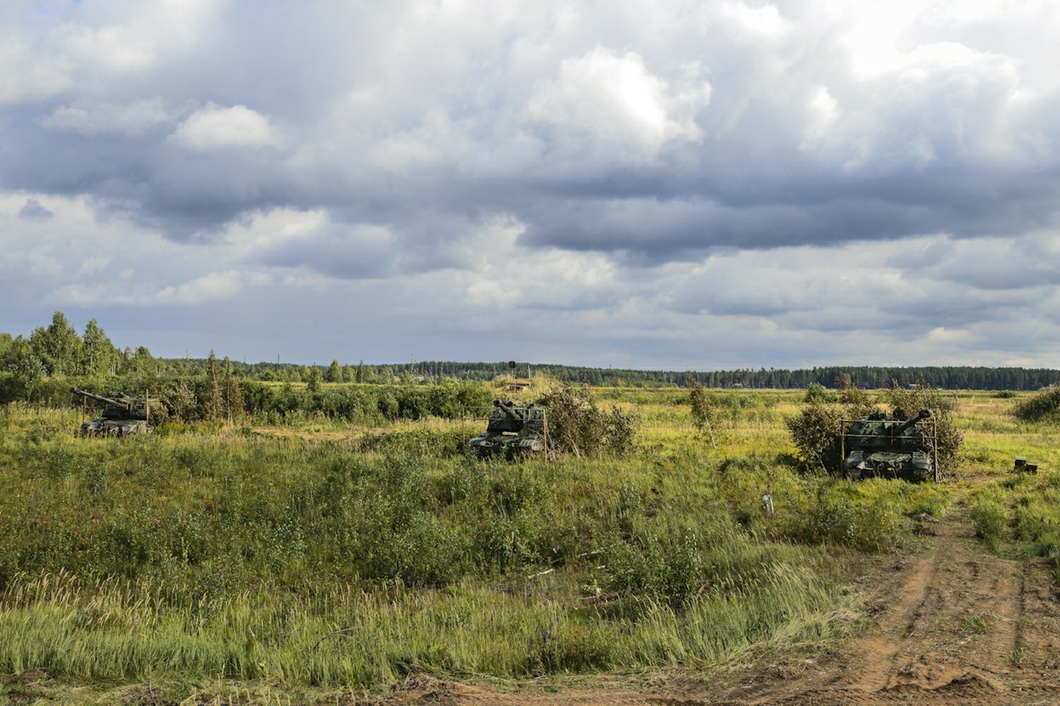 Фото военный полигон