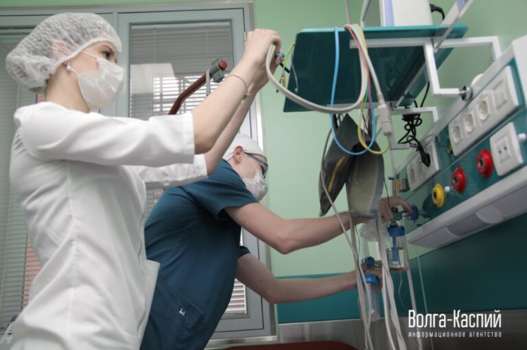 Молодой житель Фроловского района с черепно-мозговой травмой скончался от коронавируса