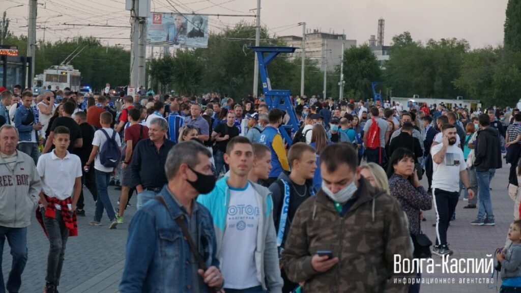 Пришла толпа болельщиков: матч «Ротора» с «Краснодаром» отменили из-за коронавируса игроков