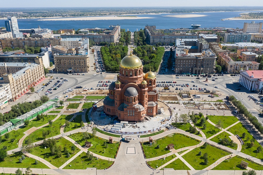 В Волгограде закончены строительные работы в сквере у храма Александра Невского