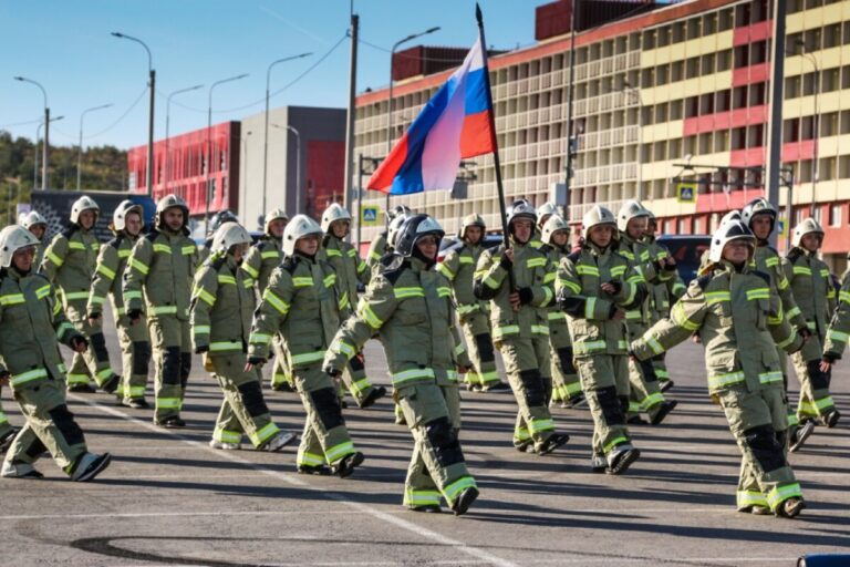 Волгоградские пожарные приняли участие в танцевальном флэшмобе