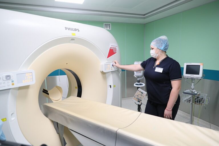 В волгоградские больницы массово завезли новое хирургическое оборудование