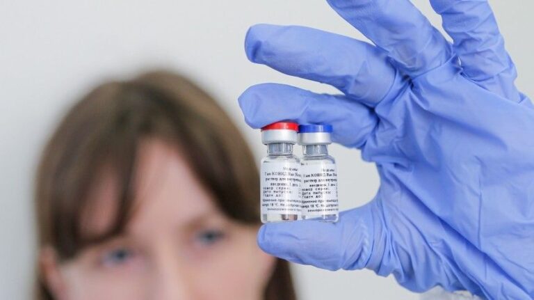 До конца года в Волгоградскую область поступит около 2 тысяч доз вакцины от COVID-19