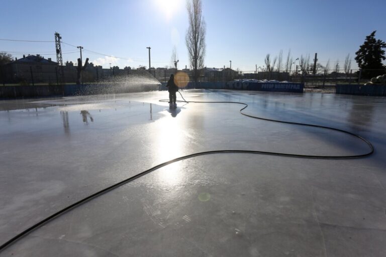 Где в Волгограде будут открыты ледовые арены
