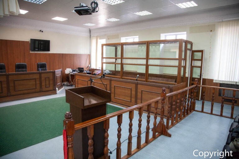 Бывший замначальника отделения волгоградской транспортной полиции идет под суд за мошенничество