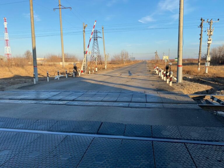 В Советском районе Волгограда на месяц закроют железнодорожный переезд для ремонта