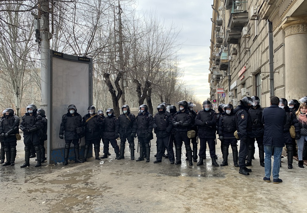 Начались задержания: протест в Волгограде принимает серьезный оборот (ВИДЕО)