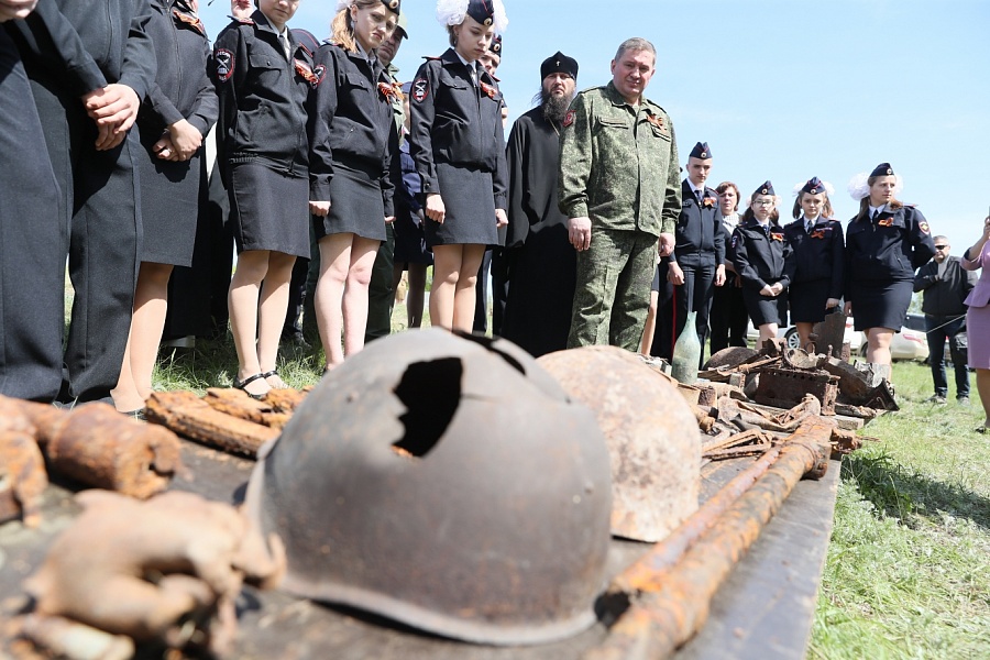 «Дрожь по коже»: в Волгограде губернатор побывал на горе смерти