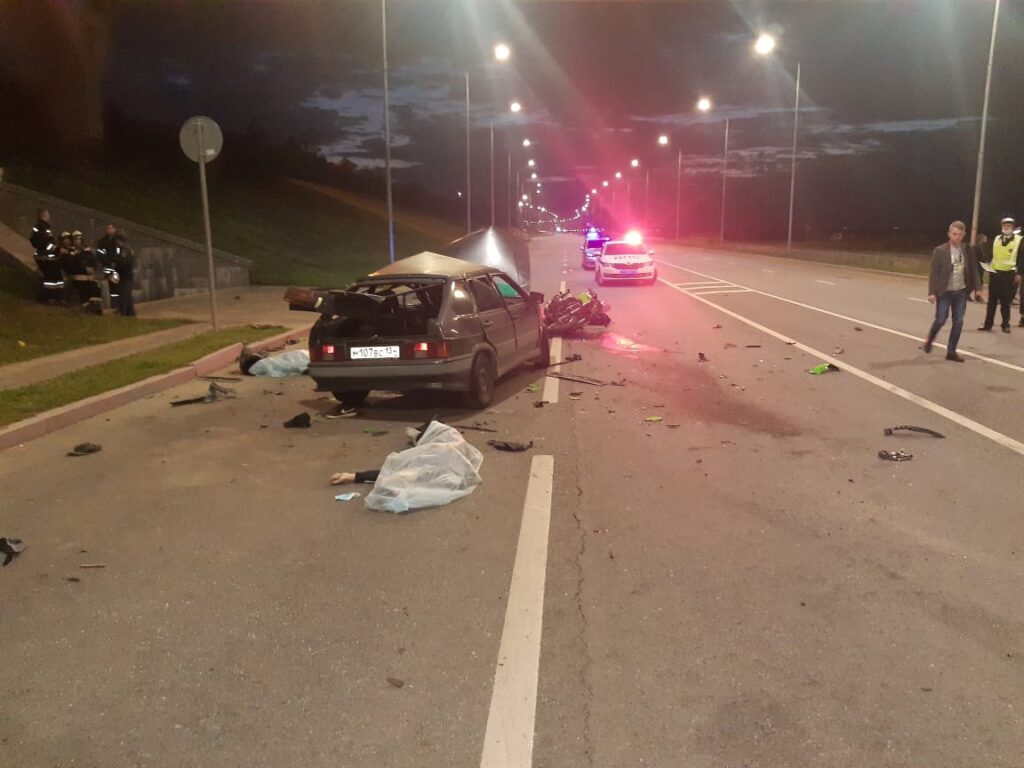 В аварии под «танцующим мостом» в Волгограде разбились мотоциклист и водитель «четырнадцатой»