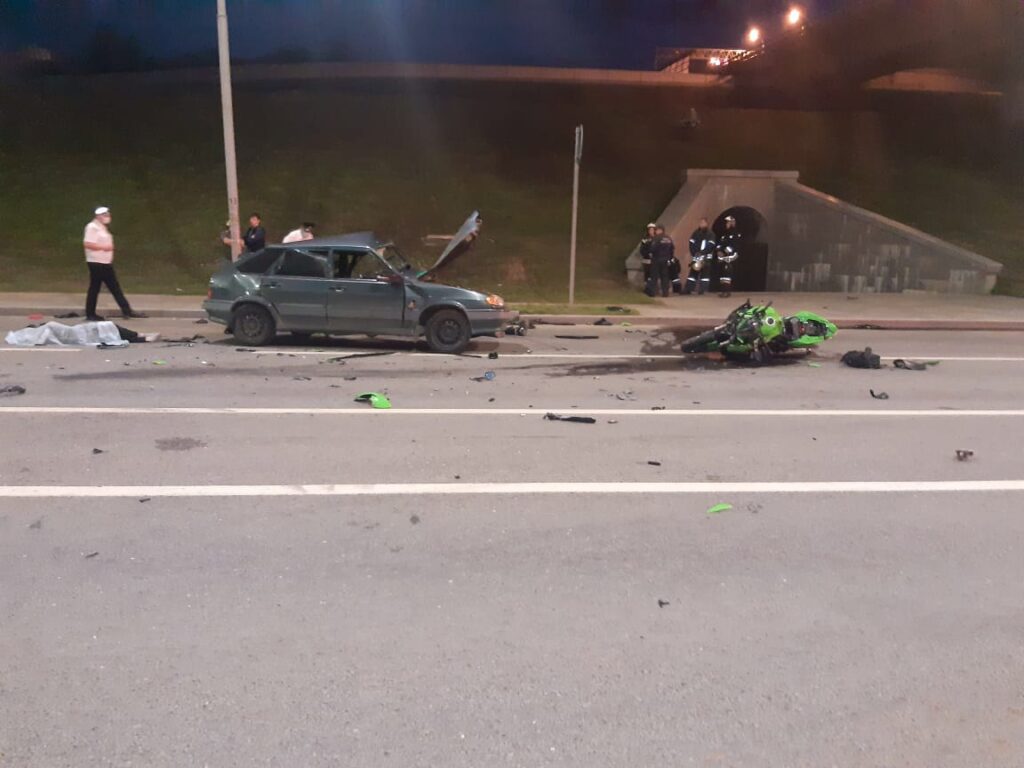В аварии под «танцующим мостом» в Волгограде разбились мотоциклист и водитель «четырнадцатой»