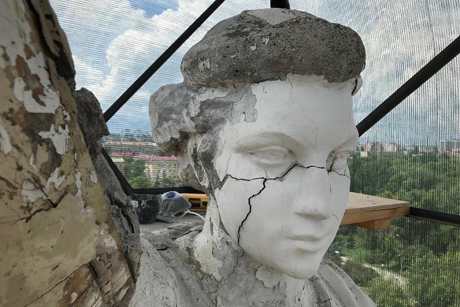 Статуи волгоградского НЭТа приобретают первозданный вид
