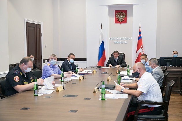 Губернатор и силовики утвердили ограничения для школ Волгоградской области