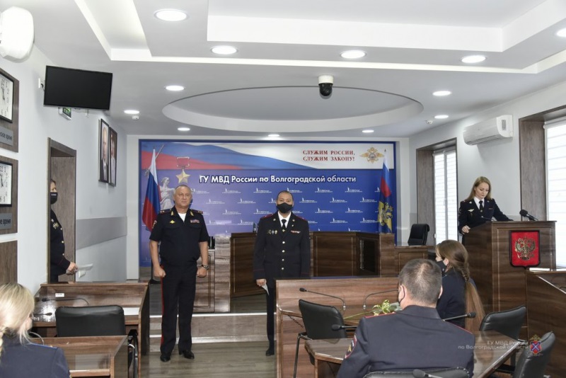 В Волгограде полицейские получили премии за раскрытие громких преступлений