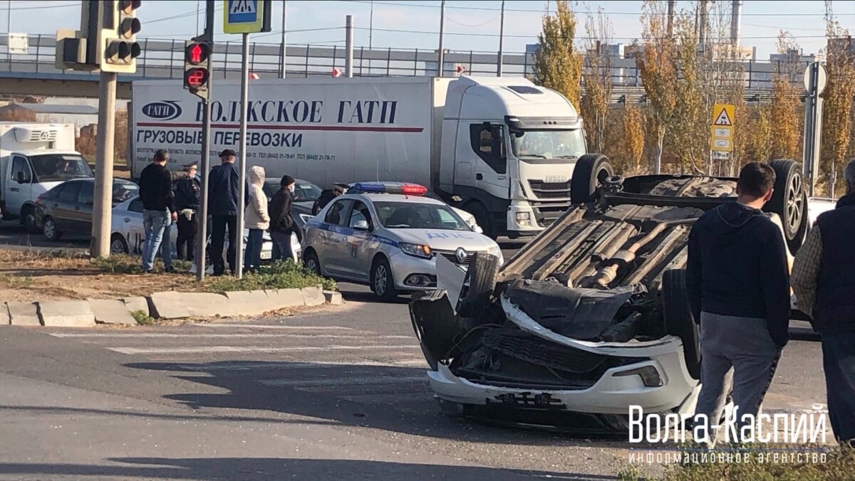 Пассажиры волгоград. Волгоград авария на 2 продольной сегодня. Таксопарк Волгоград Возрождение.