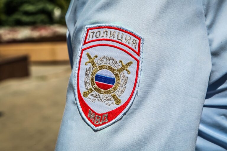 Сотрудниками ГАИ Волгограда оказана помощь беременной автолюбительнице, столкнувшейся с проблемой на дороге