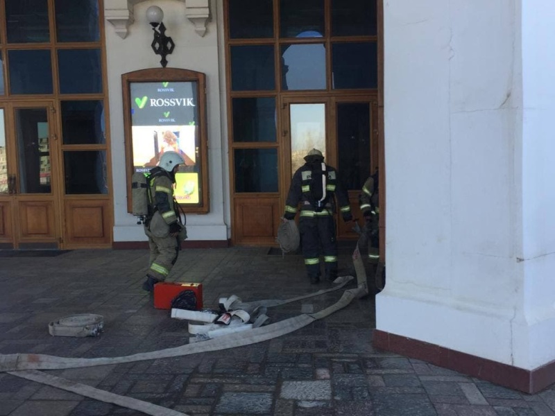 Выходные в Астрахани начались с пожара в Театре оперы и балета
