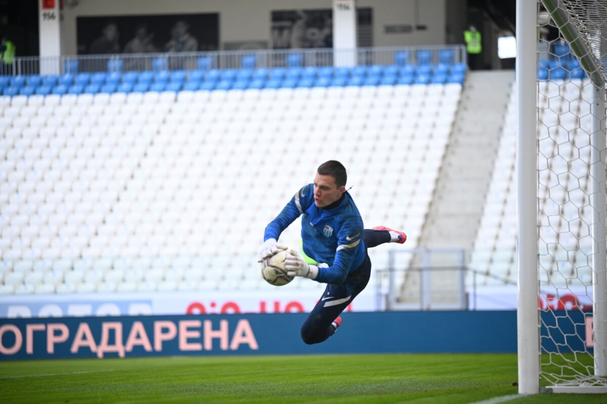 Стадион зенит волгоград. Футбол зенит. Динамо зенит 7-1. Зенит игра в волгограде. Зенит 13-14.