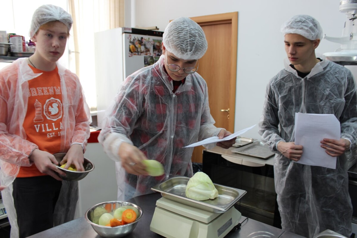 Школьники из Волгограда представят свой опыт по приготовлению школьных блюд в Общественной палате РФ
