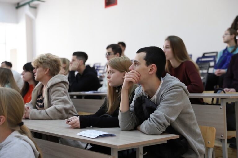 Рейтинг показал, сколько зарабатывают выпускники химических и фармацевтических направлений