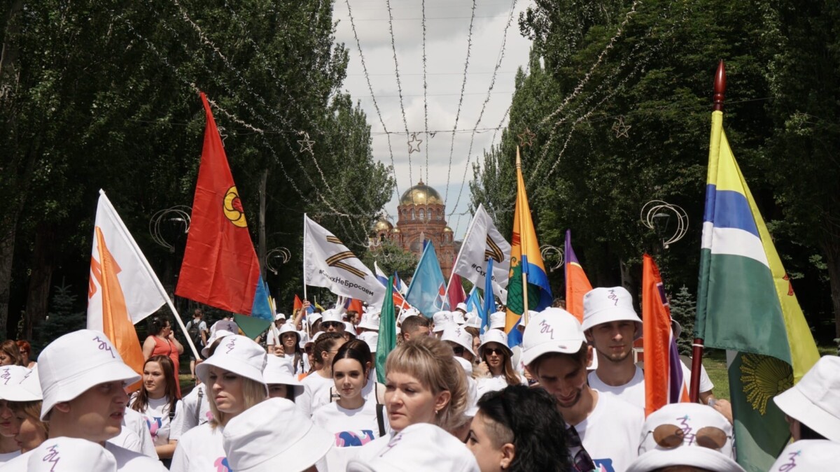 В Волгограде дан старт праздничным мероприятиям ко Дню молодежи