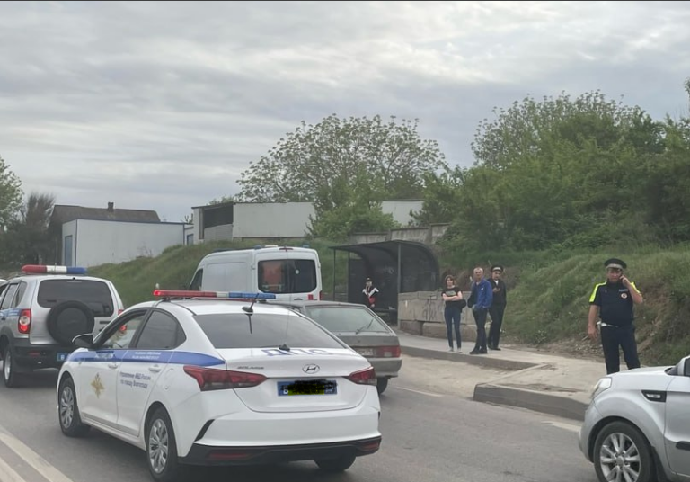 В Волгограде на пешеходном переходе автомобиль ДПС сбил 19-летнего парня