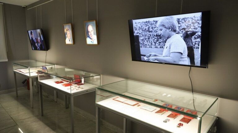 Новая выставка посвящена народному достоянию Александры Пахмутовой