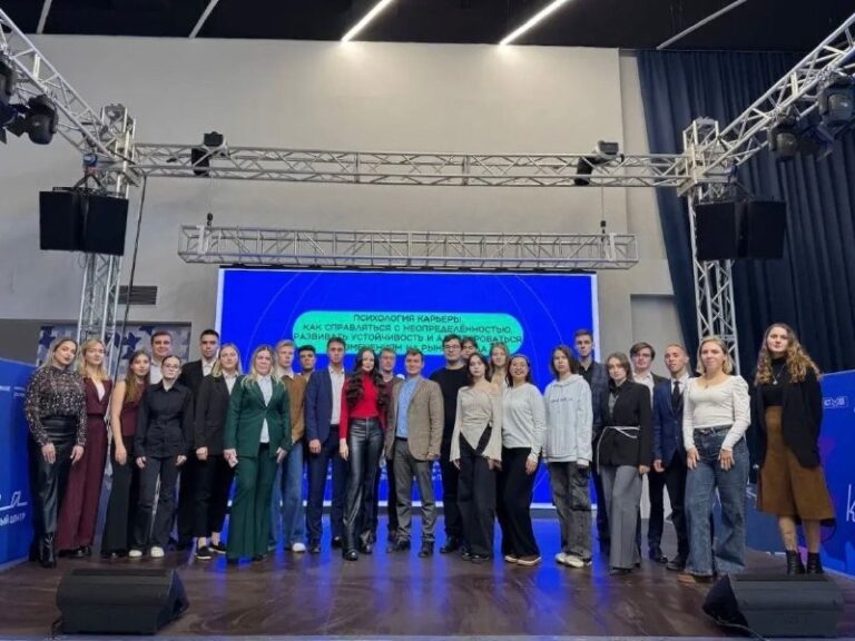 В Астраханской области работает новый состав Молодёжного правительства