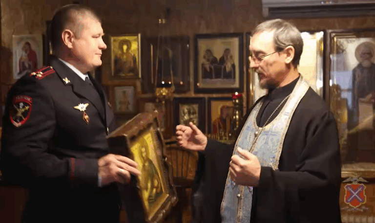 Полиция вернула храму утраченные святыни