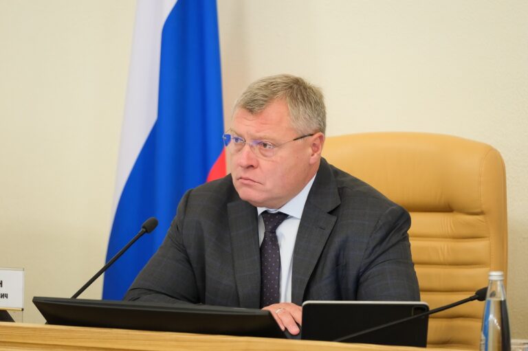 В Астраханской области численность сотрудников органов власти сократится на 10%