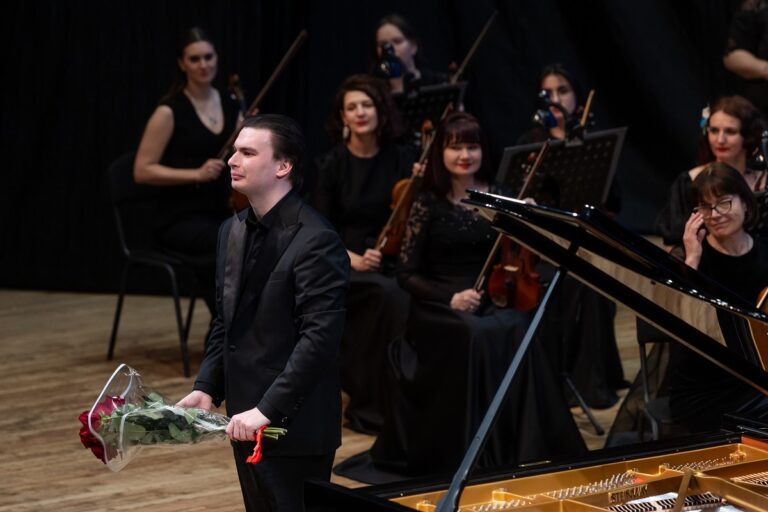 Пианист Александр Ключко с блеском выступил в Волгоградской филармонии
