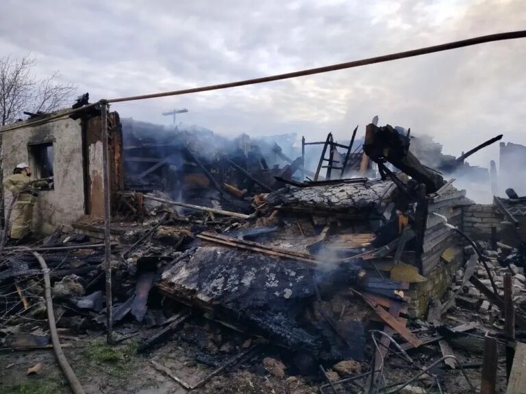 В Иловлинском районе проводится проверка после гибели супругов при пожаре